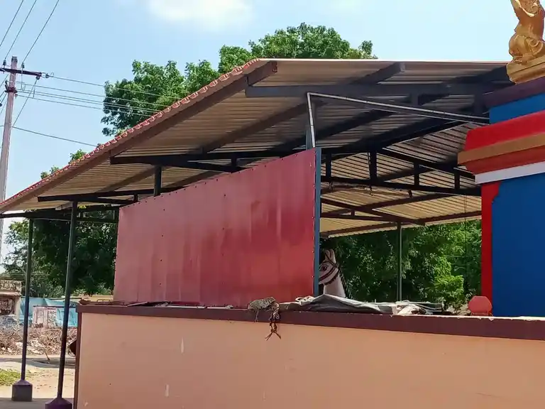 Arulmigu Madurai Veeran Temple, R.Velur, R.Velur - 642132 அருள்மிகு மதுரைவீரன் திருக்கோயில், R.Velur, R.Velur - 642132, Tiruppur - Ancient Temple Architecture and History Image 4