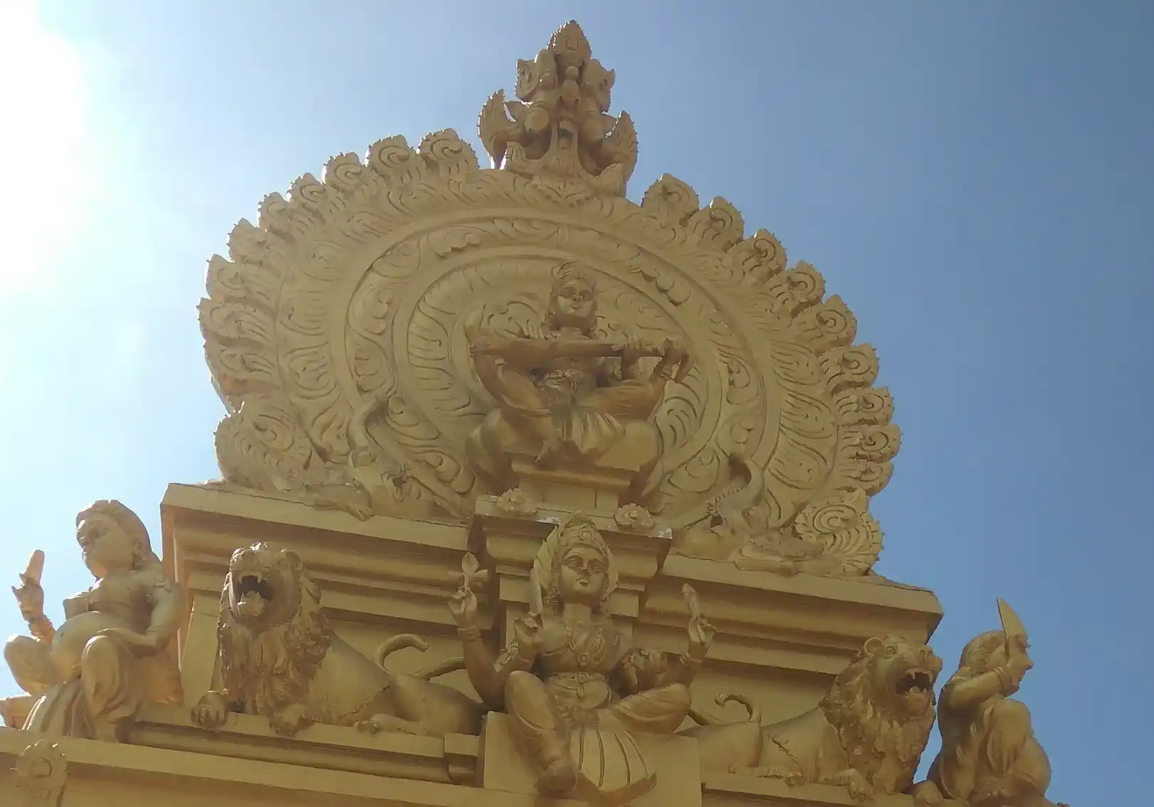 Arulmigu Maduraiveeran Annamarsamy Temple, Sakthinagar - 638052 அருள்மிகு மதுரைவீரன் அண்ணமார்சாமி திருக்கோயில், சக்திநகர் - 638052, Erode - Ancient Temple Architecture and History Image 2