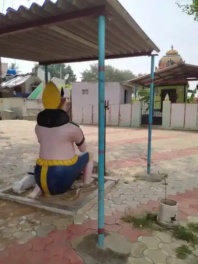 Arulmigu Maduraiveeran Makaliamman Pattatharasiamman Temple, Achipatti - 642002 Arulmigu Maduraiveeran Makaliamman Pattatharasiamman Temple, Achipatti - 642002, Coimbatore - Ancient Temple Architecture and History Image 7