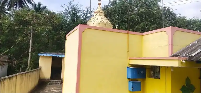 Arulmigu Maduraiveeran Makaliamman Temple, D.Nalligoundanpalayam - 642110