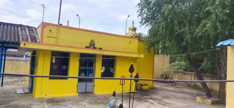 Arulmigu Maduraiveeran Makaliamman Temple, D.Nalligoundanpalayam - 642110 அருள்மிகு மதுரைவீரன் மாகாளியம்மன் திருக்கோயில், D.Nalligoundanpalayam - 642110, Coimbatore - Ancient Temple Architecture and History Image 3