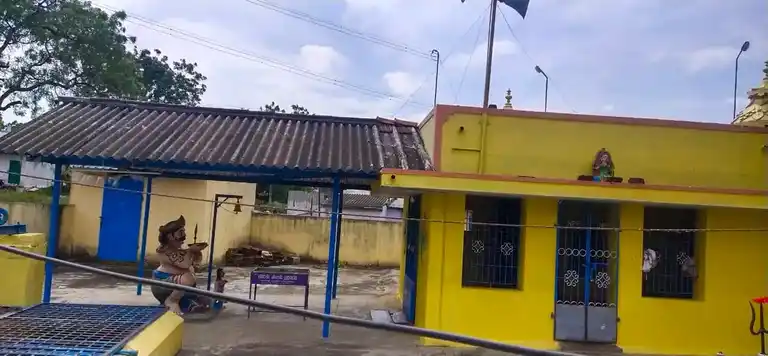 Arulmigu Maduraiveeran Makaliamman Temple, D.Nalligoundanpalayam - 642110 அருள்மிகு மதுரைவீரன் மாகாளியம்மன் திருக்கோயில், D.Nalligoundanpalayam - 642110, Coimbatore - Ancient Temple Architecture and History Image 5