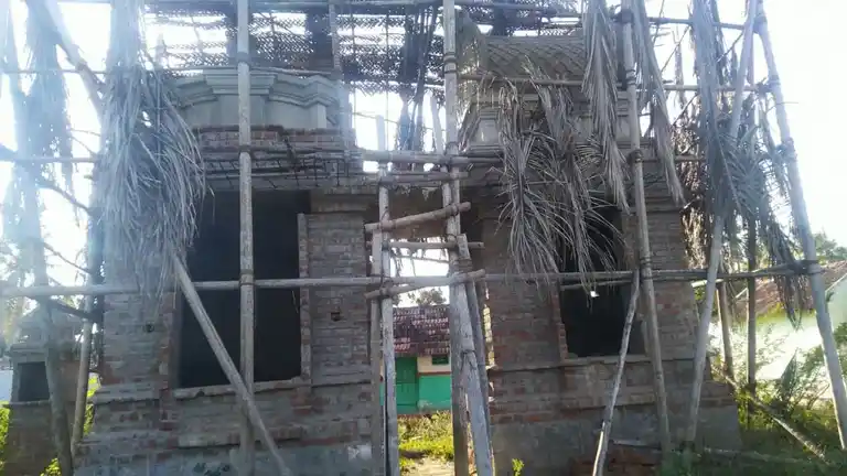 Arulmigu Maduraiveeran Makaliamman Temple, Kondampatti - 642201 அருள்மிகு மதுரைவீரன் மாகாளியம்மன் திருக்கோயில், Kondampatti - 642201, Coimbatore - Ancient Temple Architecture and History Image 3