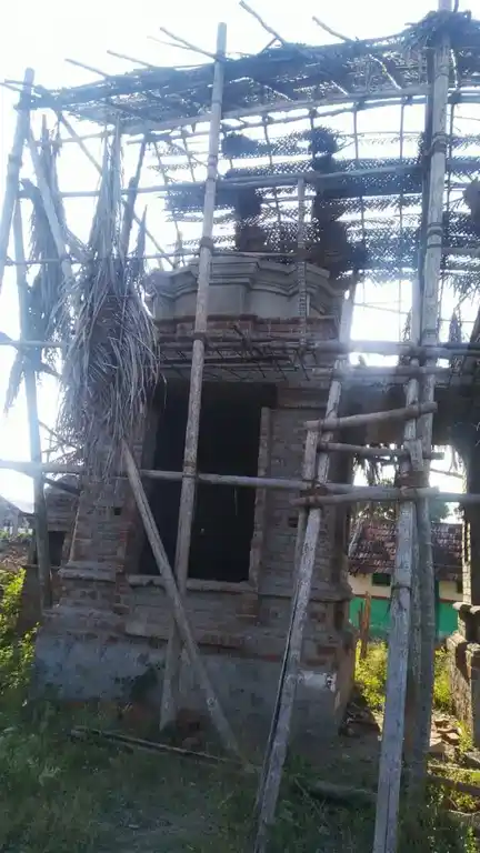 Arulmigu Maduraiveeran Makaliamman Temple, Kondampatti - 642201 அருள்மிகு மதுரைவீரன் மாகாளியம்மன் திருக்கோயில், Kondampatti - 642201, Coimbatore - Ancient Temple Architecture and History Image 4