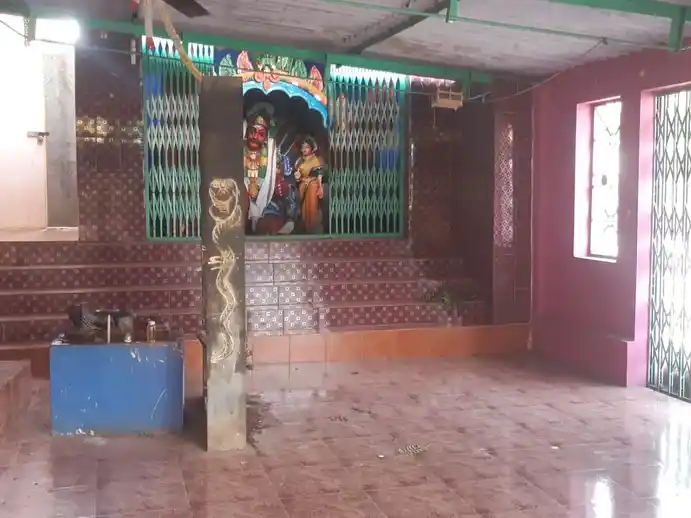 Arulmigu Maduraiveeran Omkaliamman Temple, Thavittuppalayam - 638501 அருள்மிகு மதுரைவீரன், ஓங்காளியம்மன் திருக்கோயில், Thavittuppalayam - 638501, Erode - Ancient Temple Architecture and History Image 2