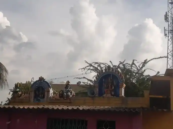 Arulmigu Maduraiveeran Omkaliamman Temple, Thavittuppalayam - 638501 அருள்மிகு மதுரைவீரன், ஓங்காளியம்மன் திருக்கோயில், Thavittuppalayam - 638501, Erode - Ancient Temple Architecture and History Image 4