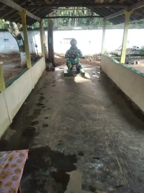 Arulmigu Maduraiveeran Paatatharasiamman Temple, Vettaikaranputur - 642129 அருள்மிகு மதுரைவீரன் பட்டத்தரசியம்மன் திருக்கோயில், வேட்டைக்காரன்புதூர் - 642129, Coimbatore - Ancient Temple Architecture and History Image 2