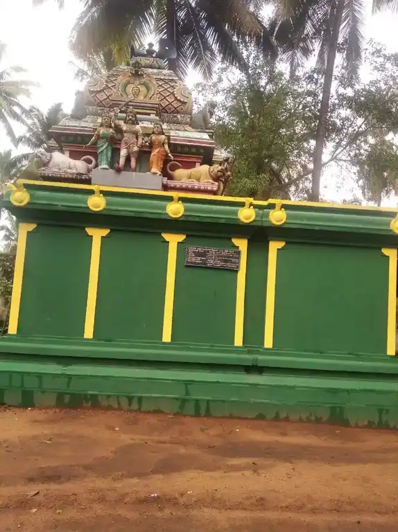 Arulmigu Maduraiveeran Paatatharasiamman Temple, Vettaikaranputur - 642129 அருள்மிகு மதுரைவீரன் பட்டத்தரசியம்மன் திருக்கோயில், வேட்டைக்காரன்புதூர் - 642129, Coimbatore - Ancient Temple Architecture and History Image 4