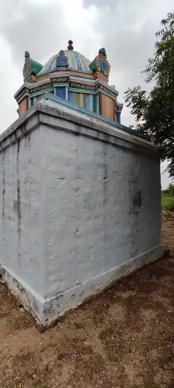 Arulmigu Maduraiveeran Pattadharasiamman Temple, Maruthur - 644676 அருள்மிகு மதுரைவீரன் மற்றும் பட்டத்தரசியம்மன் திருக்கோயில், மருதூர் - 644676, Tiruppur - Ancient Temple Architecture and History Image 4