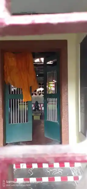 Arulmigu Maduraiveeran Samy and Santhana Krishanan Pajanai Madam, Paramakudi - 623707 அருள்மிகு மதுரைவீரன் சுவாமி மற்றும் சந்தானக்கிருஷ்ணன் பஜனை மடம், பரமக்குடி - 623707, Ramanathapuram - Ancient Temple Architecture and History Image 3