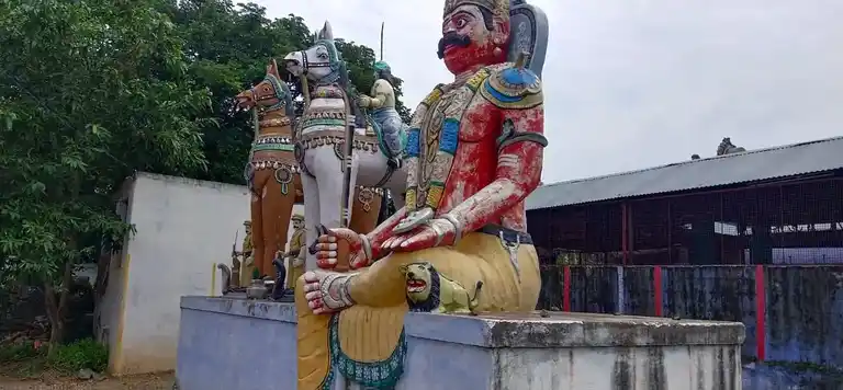 Arulmigu Maduraiveeran Temple, Athani - 638502 Temple