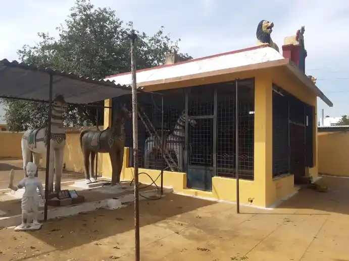 Arulmigu Maduraiveeran Temple, Chennanaickanur - 638316 அருள்மிகு மதுரைவீரன் திருக்கோயில், Chennanaickanur - 638316, Erode - Ancient Temple Architecture and History Image 3