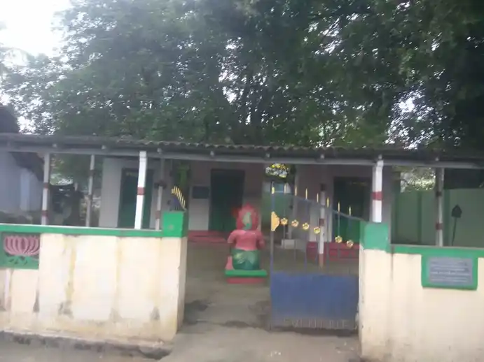 Arulmigu Maduraiveeran Temple, Devampadivalasu - 642005 Arulmigu Maduraiveeran Temple, Devampadivalasu - 642005, Coimbatore - Ancient Temple Architecture and History Image 3