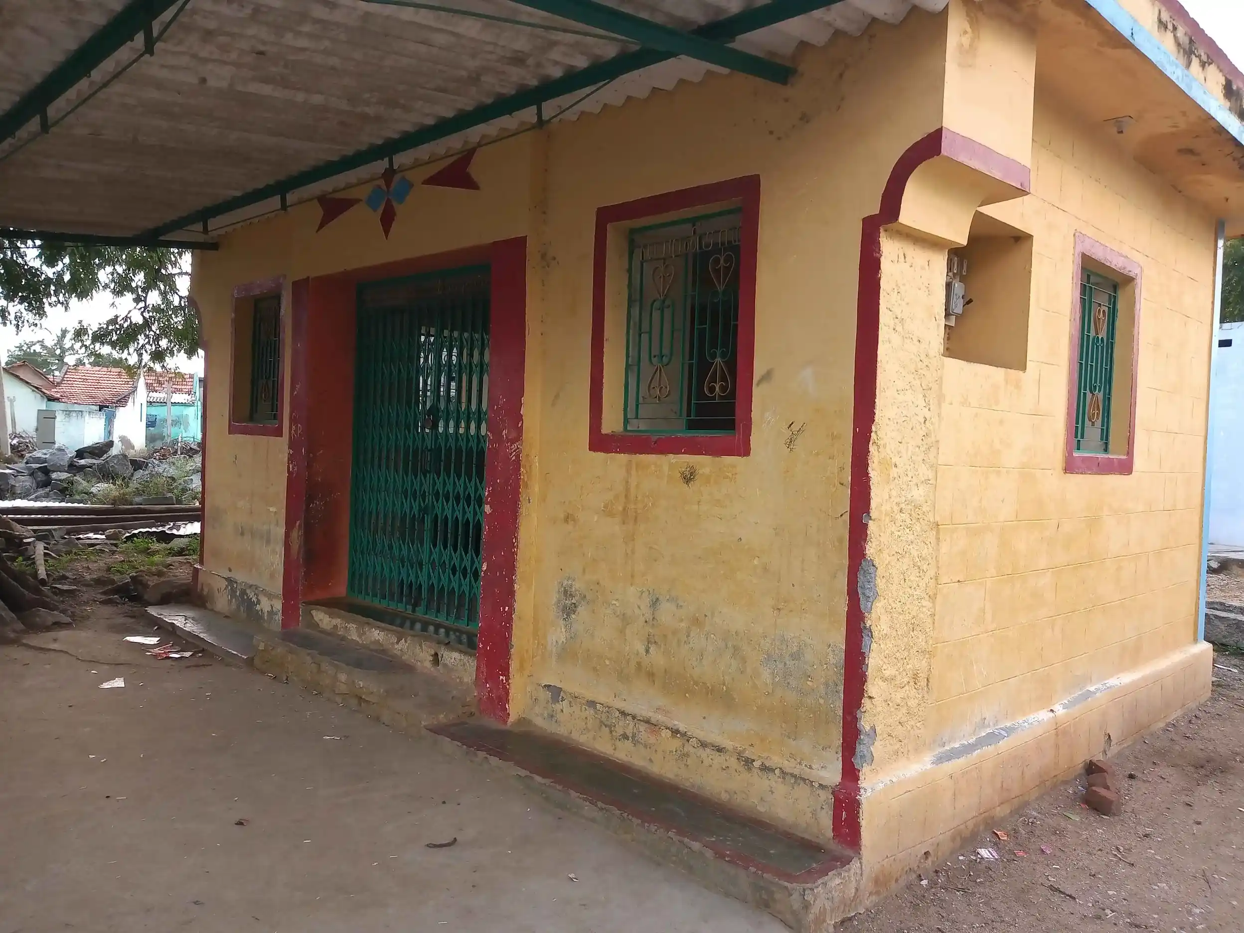 Arulmigu Maduraiveeran Temple, K.Ayyampalayam - 641664 அருள்மிகு மதுரைவீரன் திருக்கோயில், K.Ayyampalayam - 641664, Tiruppur - Ancient Temple Architecture and History Image 3