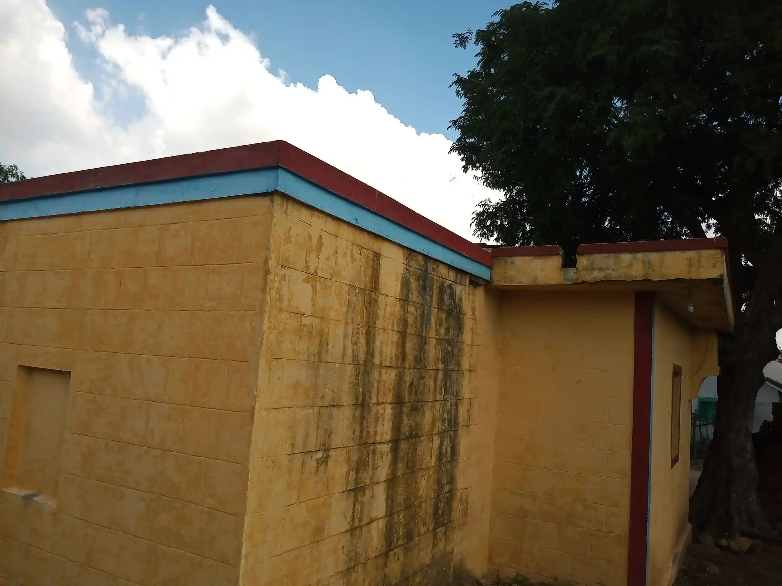 Arulmigu Maduraiveeran Temple, K.Ayyampalayam - 641664 அருள்மிகு மதுரைவீரன் திருக்கோயில், K.Ayyampalayam - 641664, Tiruppur - Ancient Temple Architecture and History Image 4