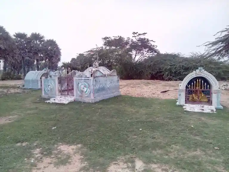 Arulmigu Maduraiveeran Temple, Kaarkkamangalam - 614618