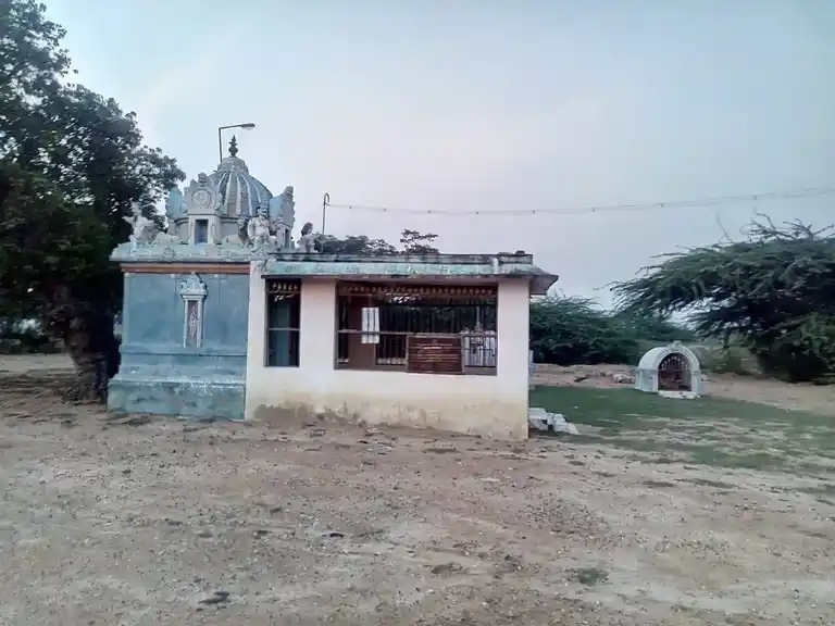 Arulmigu Maduraiveeran Temple, Kaarkkamangalam - 614618 அருள்மிகு மதுரைவீரன் திருக்கோயில், Kaarkkamangalam - 614618, Pudukkottai - Ancient Temple Architecture and History Image 2