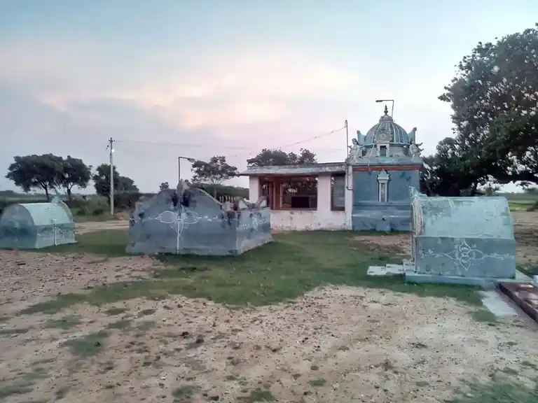 Arulmigu Maduraiveeran Temple, Kaarkkamangalam - 614618 அருள்மிகு மதுரைவீரன் திருக்கோயில், Kaarkkamangalam - 614618, Pudukkottai - Ancient Temple Architecture and History Image 5