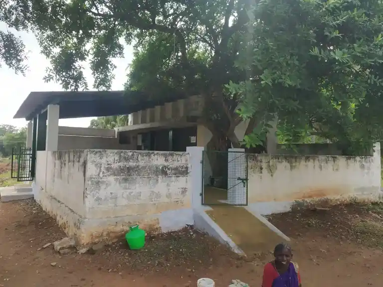Arulmigu Maduraiveeran Temple, Karumandampalayam - 638154 Temple