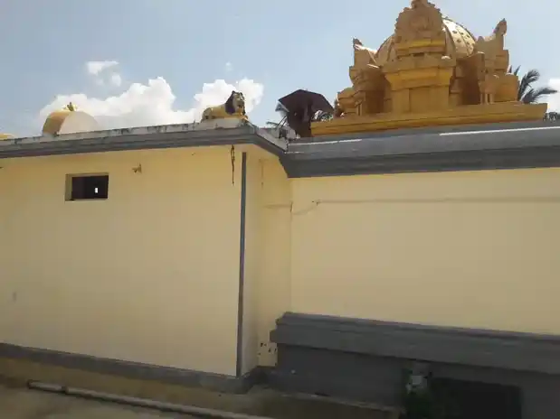 Arulmigu Maduraiveeran Temple, Kolarpatti - 642205 அருள்மிகு மதுரைவீரன் திருக்கோயில், கோலார்பட்டி - 642205, Coimbatore - Ancient Temple Architecture and History Image 4
