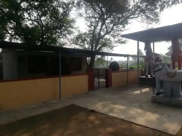 Arulmigu Maduraiveeran Temple, Kudumiyampalayam - 638101 Temple