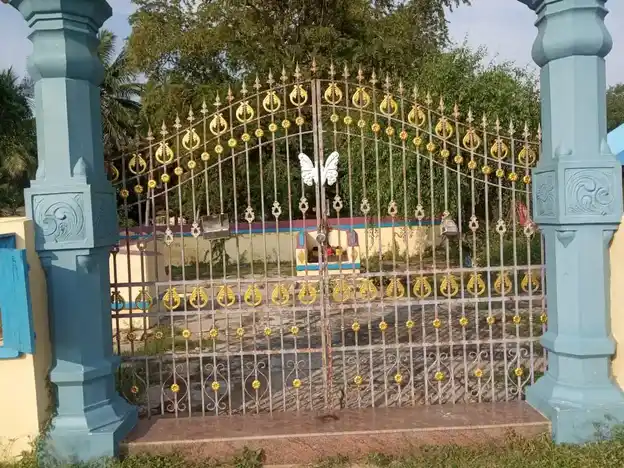 Arulmigu Maduraiveeran Temple, Kulatthukkudiyiruyppu - 614618 அருள்மிகு மதுரைவீரன் திருக்கோயில், Kulatthukkudiyiruyppu - 614618, Pudukkottai - Ancient Temple Architecture and History Image 3