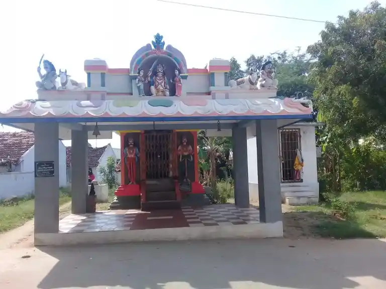 Arulmigu Maduraiveeran Temple, Palanigoundanoor - 642109 Arulmigu Maduraiveeran Temple, Palanigoundanoor - 642109, Coimbatore - Ancient Temple Architecture and History Image 4