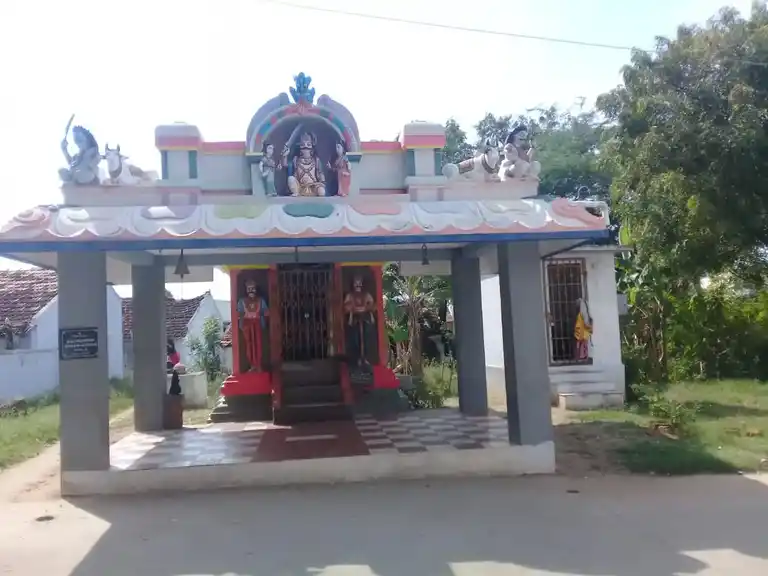Arulmigu Maduraiveeran Temple, Palanigoundanoor - 642109 Arulmigu Maduraiveeran Temple, Palanigoundanoor - 642109, Coimbatore - Ancient Temple Architecture and History Image 5