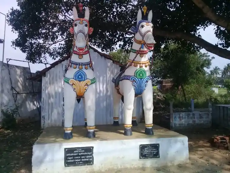 Arulmigu Maduraiveeran Temple, Palanigoundanoor - 642109 Arulmigu Maduraiveeran Temple, Palanigoundanoor - 642109, Coimbatore - Ancient Temple Architecture and History Image 9