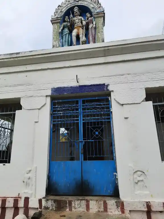 Arulmigu Maduraiveeran Temple, Peruvalanallur - 621712 Arulmigu Maduraiveeran Temple, Peruvalanallur - 621712, Thiruchirappalli - Ancient Temple Architecture and History Image 3