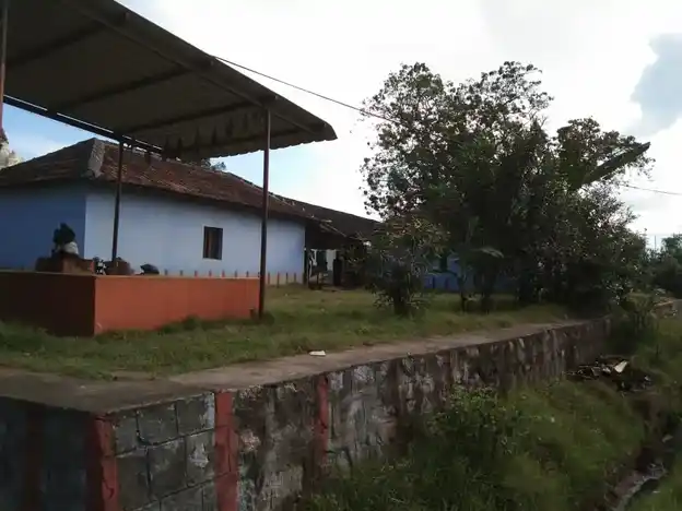Arulmigu Maduraiveeran Temple, R.Ponnapuram - 642002 Arulmigu Maduraiveeran Temple, R.Ponnapuram - 642002, Coimbatore - Ancient Temple Architecture and History Image 4