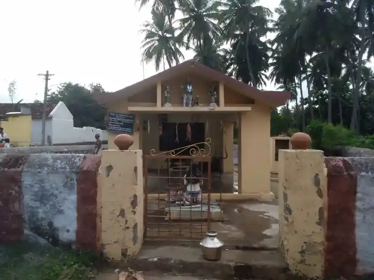Arulmigu Maduraiveeran Temple, Ramanathapuram - 642005 Arulmigu Maduraiveeran Temple, Ramanathapuram - 642005, Coimbatore - Ancient Temple Architecture and History Image 3