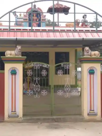 Arulmigu Maduraiveeran Temple, S.Ponnapuram - 642123 அருள்மிகு மதுரைவீரன் திருக்கோயில், S.பொன்னாபுரம் - 642123, Coimbatore - Ancient Temple Architecture and History Image 2