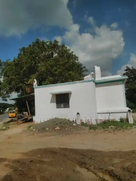 Arulmigu Maduraiveeran Temple, Selakkarichal - 641658 அருள்மிகுமதுரைவீரன் திருக்கோயில், Selakkarichal - 641658, Coimbatore - Ancient Temple Architecture and History Image 4