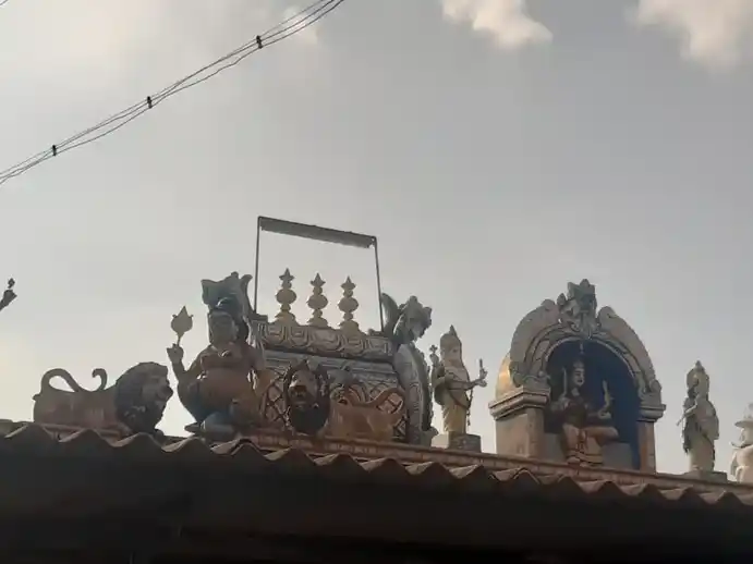 Arulmigu Maduraiveeran Temple, Siruthanithoppu - 638501 அருள்மிகு மதுரைவீரன் திருக்கோயில், Siruthanithoppu - 638501, Erode - Ancient Temple Architecture and History Image 2