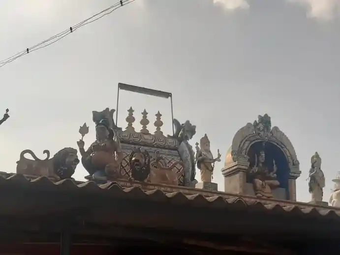 Arulmigu Maduraiveeran Temple, Siruthanithoppu - 638501 அருள்மிகு மதுரைவீரன் திருக்கோயில், Siruthanithoppu - 638501, Erode - Ancient Temple Architecture and History Image 3