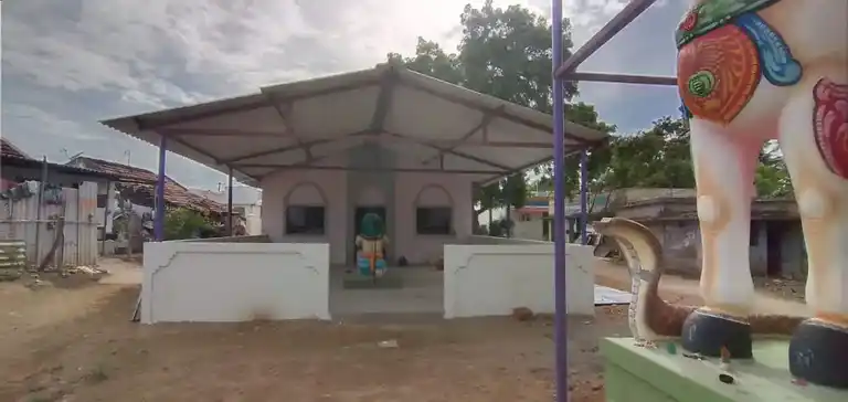 Arulmigu Maduraiveeran Temple, Thinnapatti, Salaiyur - 642207 Arulmigu Maduraiveeran Temple, Thinnapatti, Salaiyur - 642207, Tiruppur - Ancient Temple Architecture and History Image 5