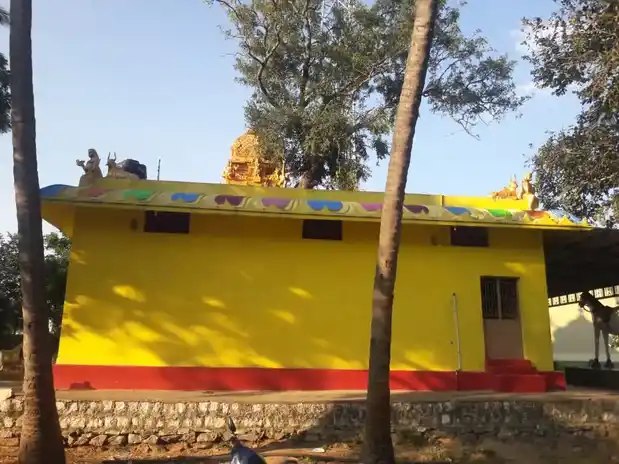Arulmigu Maduraiveeran Temple, Thippampatti - 642107 அருள்மிகு மதுரைவீரன் திருக்கோயில், Thippampatti - 642107, Coimbatore - Ancient Temple Architecture and History Image 3