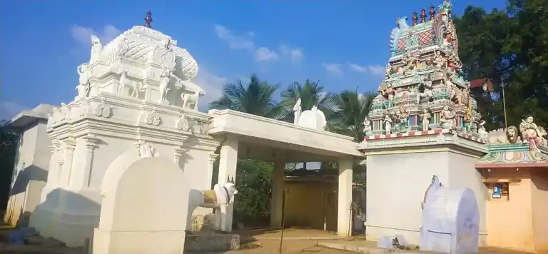 Arulmigu Maduraiveeran Temple, Vellalapalayam - 638315 அருள்மிகு மதுரைவீரன் திருக்கோயில், Vellalapalayam - 638315, Erode - Ancient Temple Architecture and History Image 7