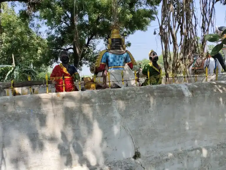 Arulmigu Maduraiveeran Temple, Yenaadhimangalam - 607203 அருள்மிகு மதுரை விநாயகர் வெள்ளையம்மன் திருக்கோயில், Yenaadhimangalam - 607203, Viluppuram - Ancient Temple Architecture and History Image 4