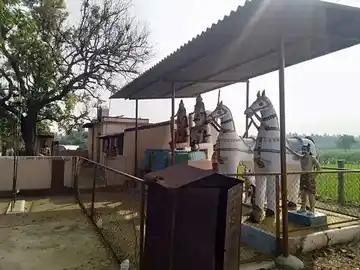 Arulmigu Maduraiveeran Thirukoil, Mayvani - 638458 அருள்மிகு மதுரைவீரன் திருக்கோயில், Mayvani - 638458, Erode - Ancient Temple Architecture and History Image 2