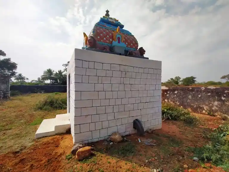 Arulmigu Maduraiveeraswamy Temple, Viralipatty - 621301 அருள்மிகு மதுரைவீரசுவாமி  திருக்கோயில், Viralipatty - 621301, Karur - Ancient Temple Architecture and History Image 2