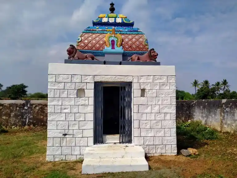Arulmigu Maduraiveeraswamy Temple, Viralipatty - 621301 அருள்மிகு மதுரைவீரசுவாமி  திருக்கோயில், Viralipatty - 621301, Karur - Ancient Temple Architecture and History Image 3