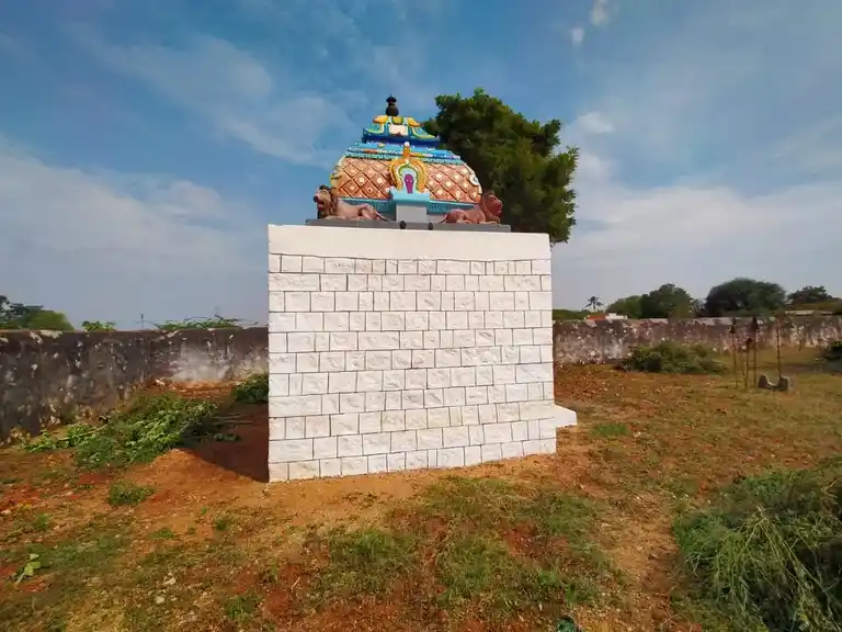 Arulmigu Maduraiveeraswamy Temple, Viralipatty - 621301 அருள்மிகு மதுரைவீரசுவாமி  திருக்கோயில், Viralipatty - 621301, Karur - Ancient Temple Architecture and History Image 4