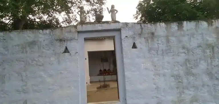 Arulmigu Madurakaliamman Temple, Ulipuram - 636118 அருள்மிகு மதுரகாளியம்மன் திருக்கோயில், Ulipuram - 636118, Salem - Ancient Temple Architecture and History Image 4