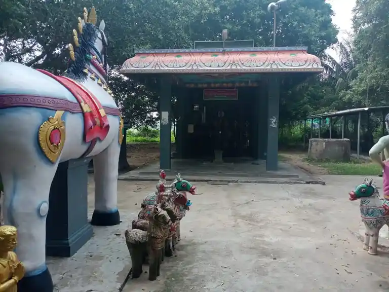 Arulmigu Maduravazhi Amman Temple, Udalapattu - 607402 அருள்மிகு மதுரவாழியம்மன் திருக்கோயில், Udalapattu - 607402, Cuddalore - Ancient Temple Architecture and History Image 7