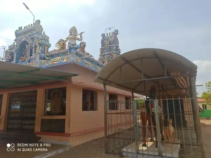 Arulmigu Maduriveeran Mariamman Temple, Kadappanallur - 638311 அருள்மிகு மதுரைவீரன் மாரியம்மன் திருக்கோயில், Kadappanallur - 638311, Erode - Ancient Temple Architecture and History Image 3