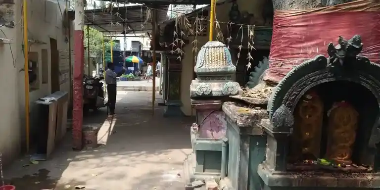 Arulmigu Maga Kaliyamman Temple, Virugambakkam, Chennai - 600092 அருள்மிகு மகா காளியம்மன் திருக்கோயில், விருகம்பாக்கம், சென்னை - 600092, Chennai - Ancient Temple Architecture and History Image 2