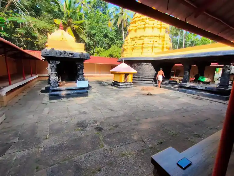 Arulmigu Mahadevar Temple, Nattalam, Vilavancode - 629165 அருள்மிகு மகாதேவர் திருக்கோயில், Nattalam, விலவங்கோடு - 629165, Kanyakumari - Ancient Temple Architecture and History Image 3