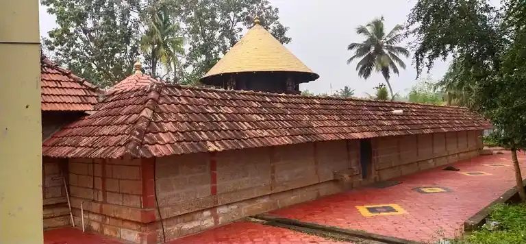 Arulmigu Mahadevar Temple, Pannipakam, Muttaikkadu - 629161 Arulmigu Mahadevar Temple, Pannipakam, முட்டைக்காடு - 629161, Kanyakumari - Ancient Temple Architecture and History Image 2